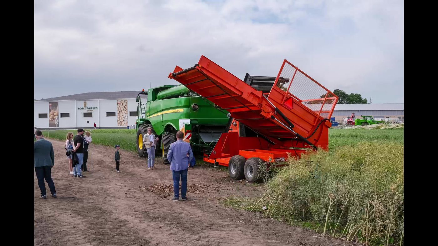 Pokaz kolektora Power Maize SEL-3 w polu